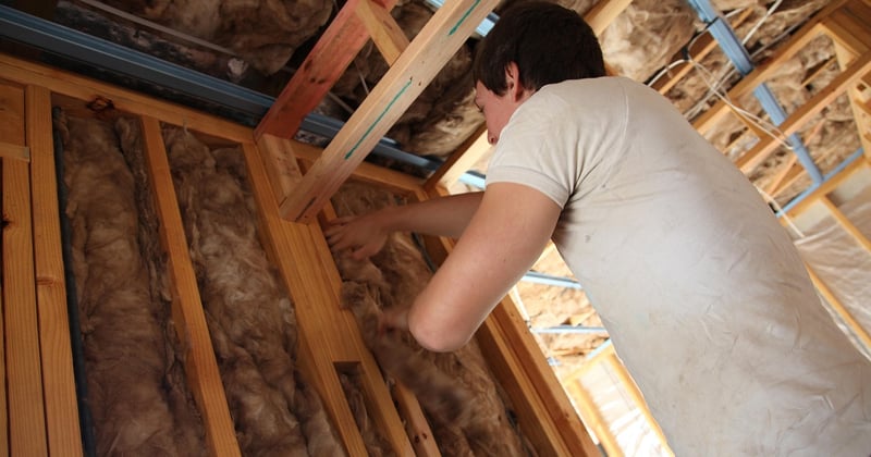 Test étanchéité à l'air maison passive : le guide qui change tout